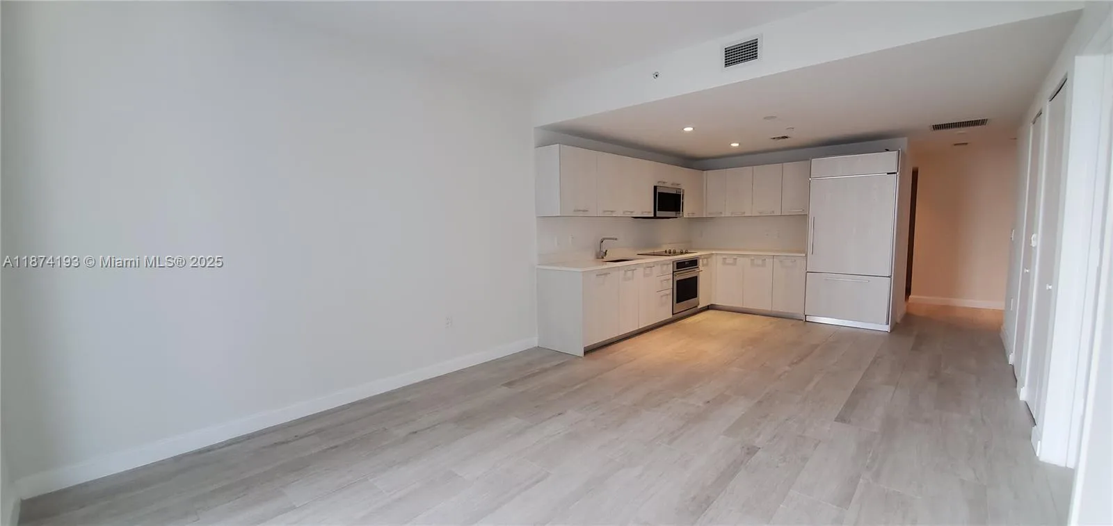 55 SW 9th St # 3610, Miami, FL 33130 photo 4