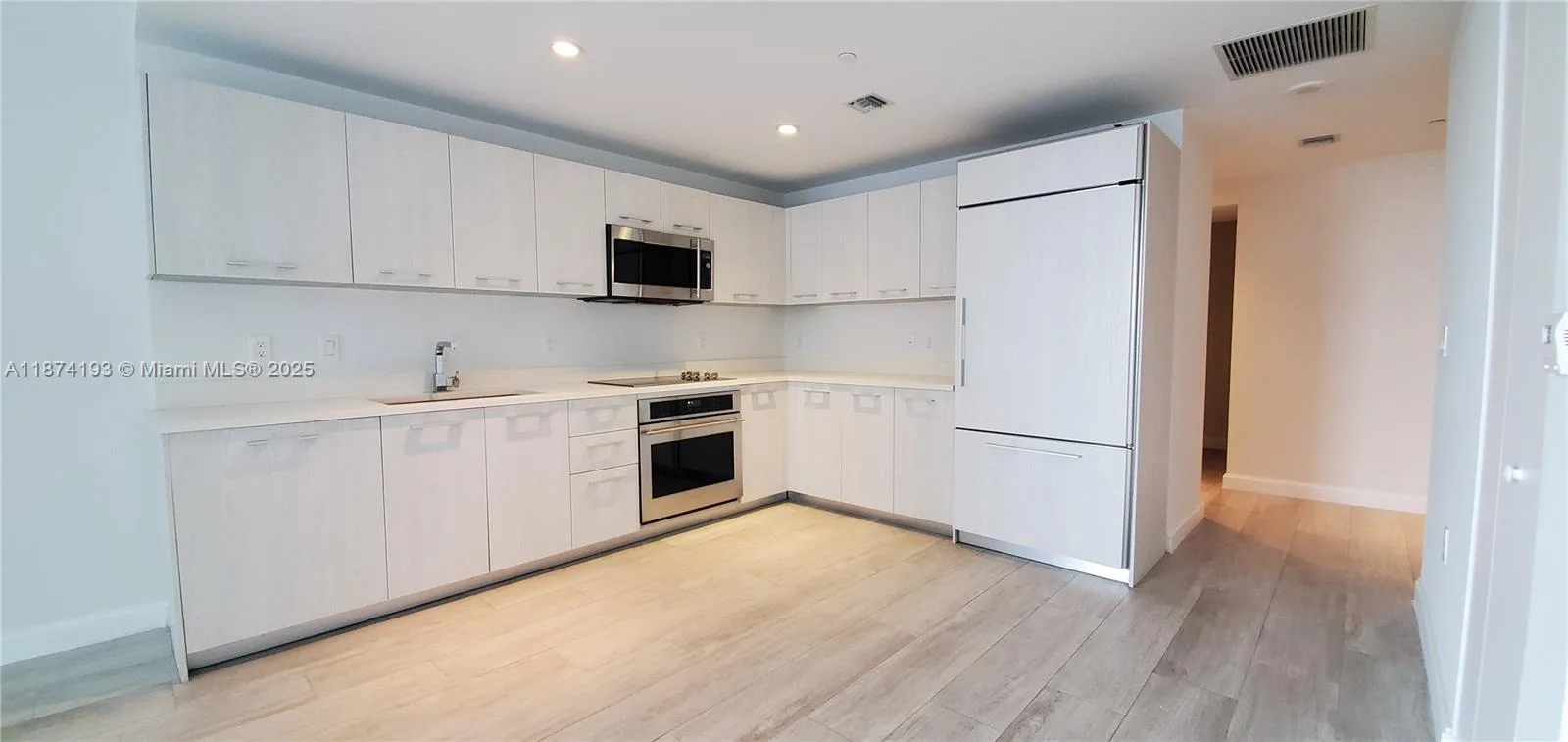55 SW 9th St # 3610, Miami, FL 33130 photo 8