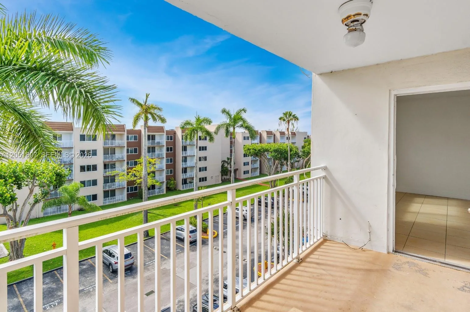 6950 Miami Gardens Dr # 2-501, Hialeah, FL 33015 photo 2