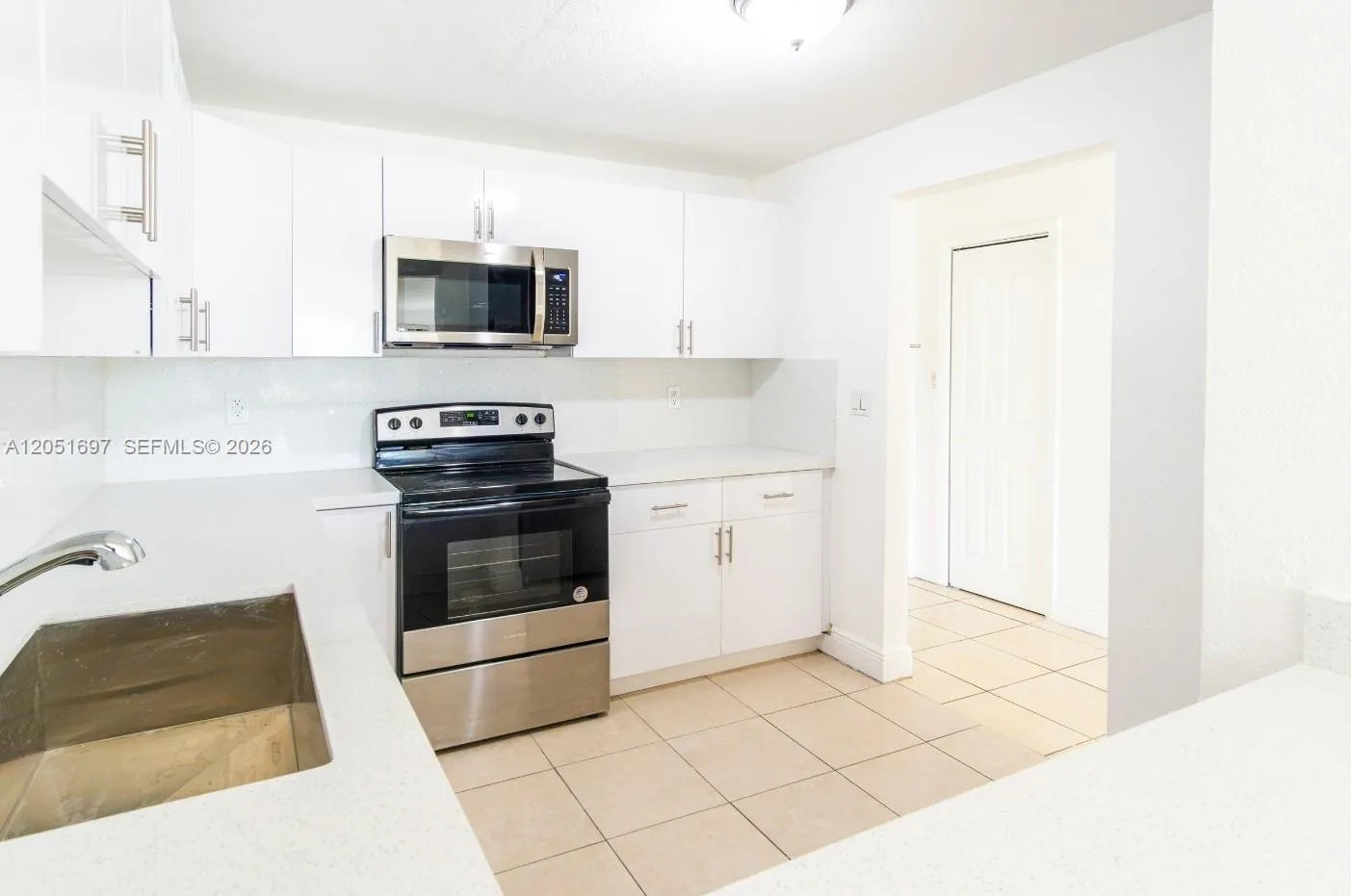 6950 Miami Gardens Dr # 2-501, Hialeah, FL 33015 photo 3