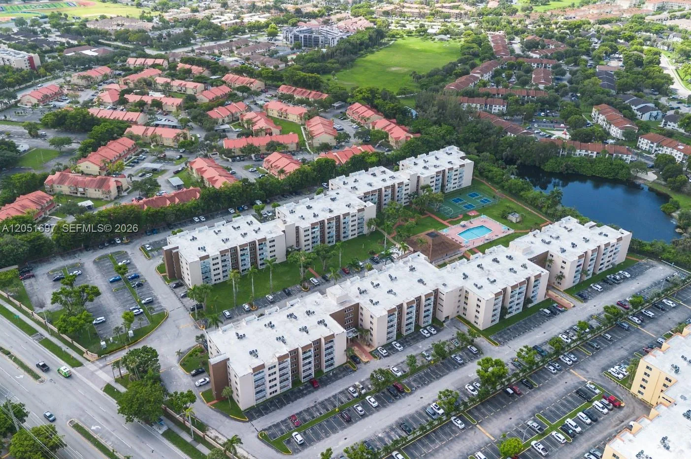 6950 Miami Gardens Dr # 2-501, Hialeah, FL 33015 photo 4
