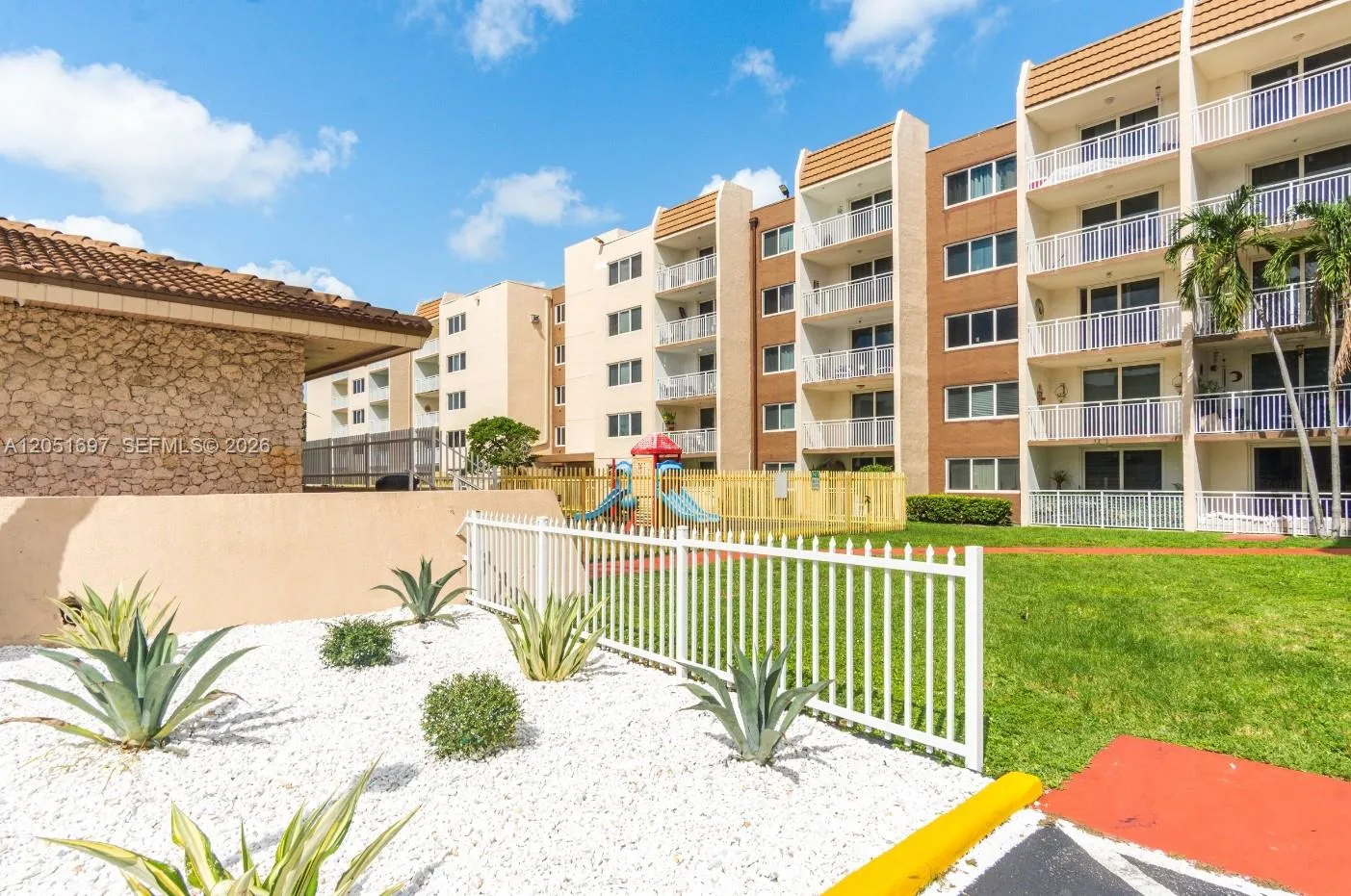 6950 Miami Gardens Dr # 2-501, Hialeah, FL 33015 photo 9