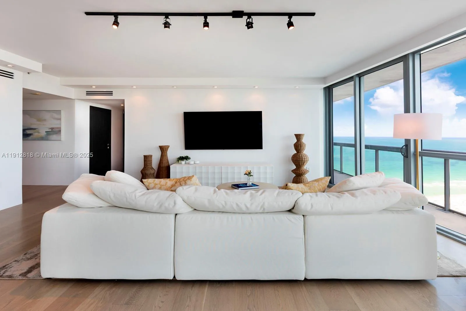 101 20th St # 3006, Miami Beach, FL 33139 photo 3