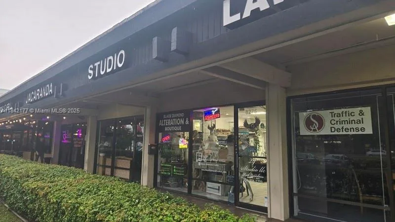 8275 W Broward Blvd, Plantation, FL 33324