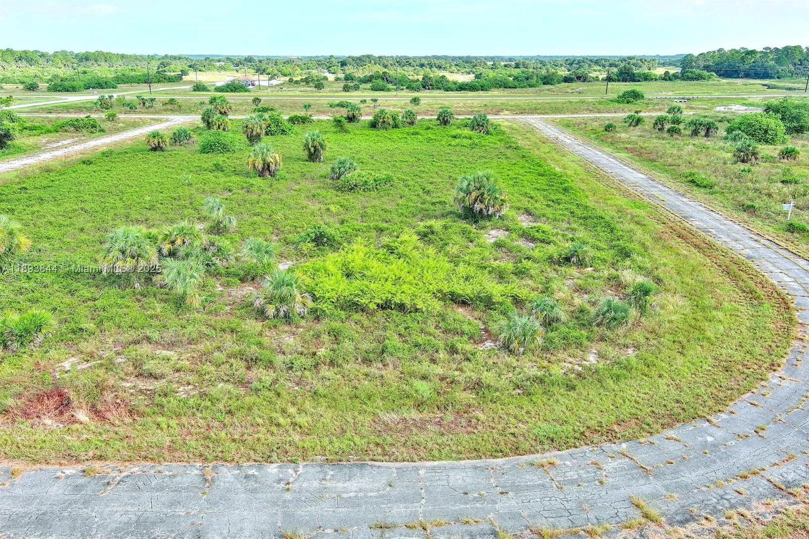 121 ARDMORE CIR, Other City - In The State Of Florida, FL 33935 photo 2