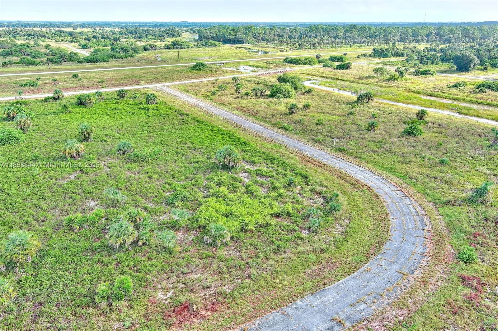 121 ARDMORE CIR, Other City - In The State Of Florida, FL 33935 photo 4