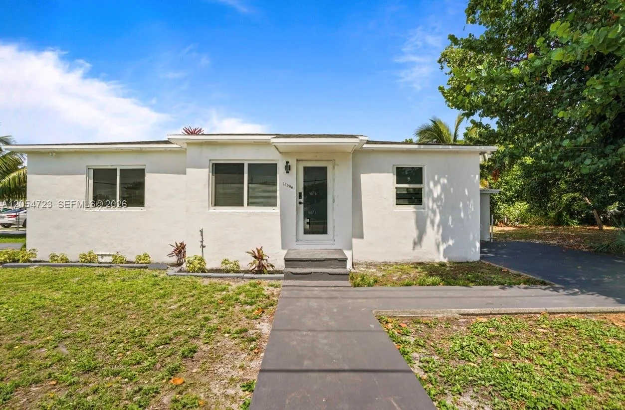 801 NW 105th St, Miami, FL 33150