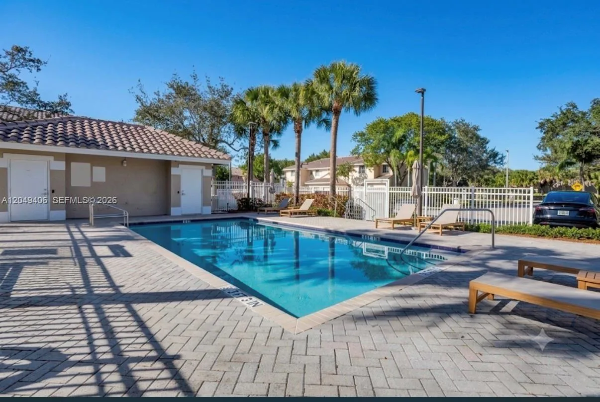 4070 NW 92nd Ave, Sunrise, FL 33351 photo 2