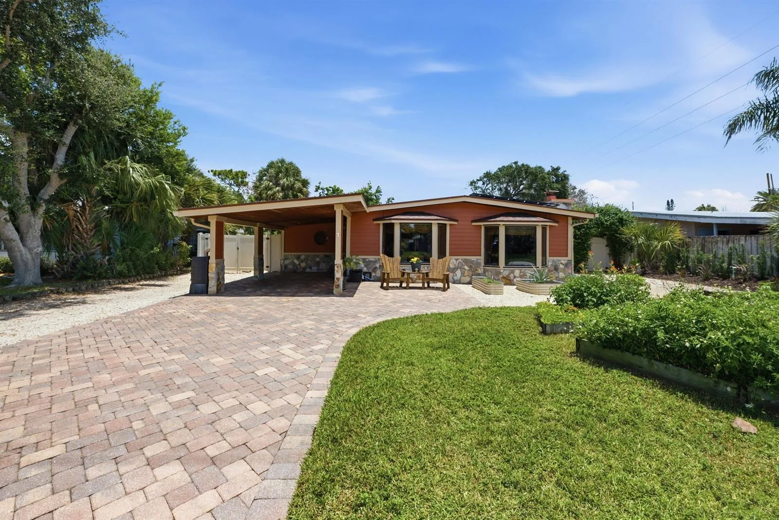 1055 S Brevard Avenue, Cocoa Beach, FL 32931