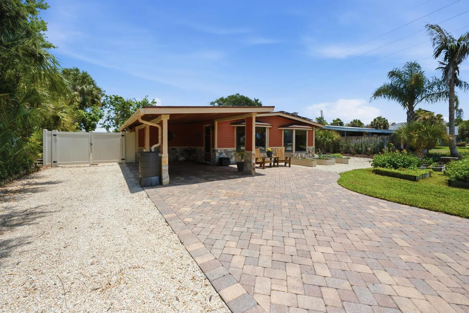 1055 S Brevard Avenue, Cocoa Beach, FL 32931 photo 2