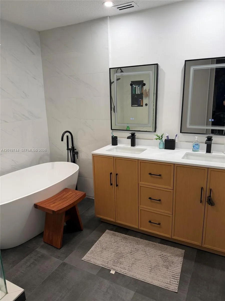 1481 NW 104th Ave, Plantation, FL 33322 photo 3