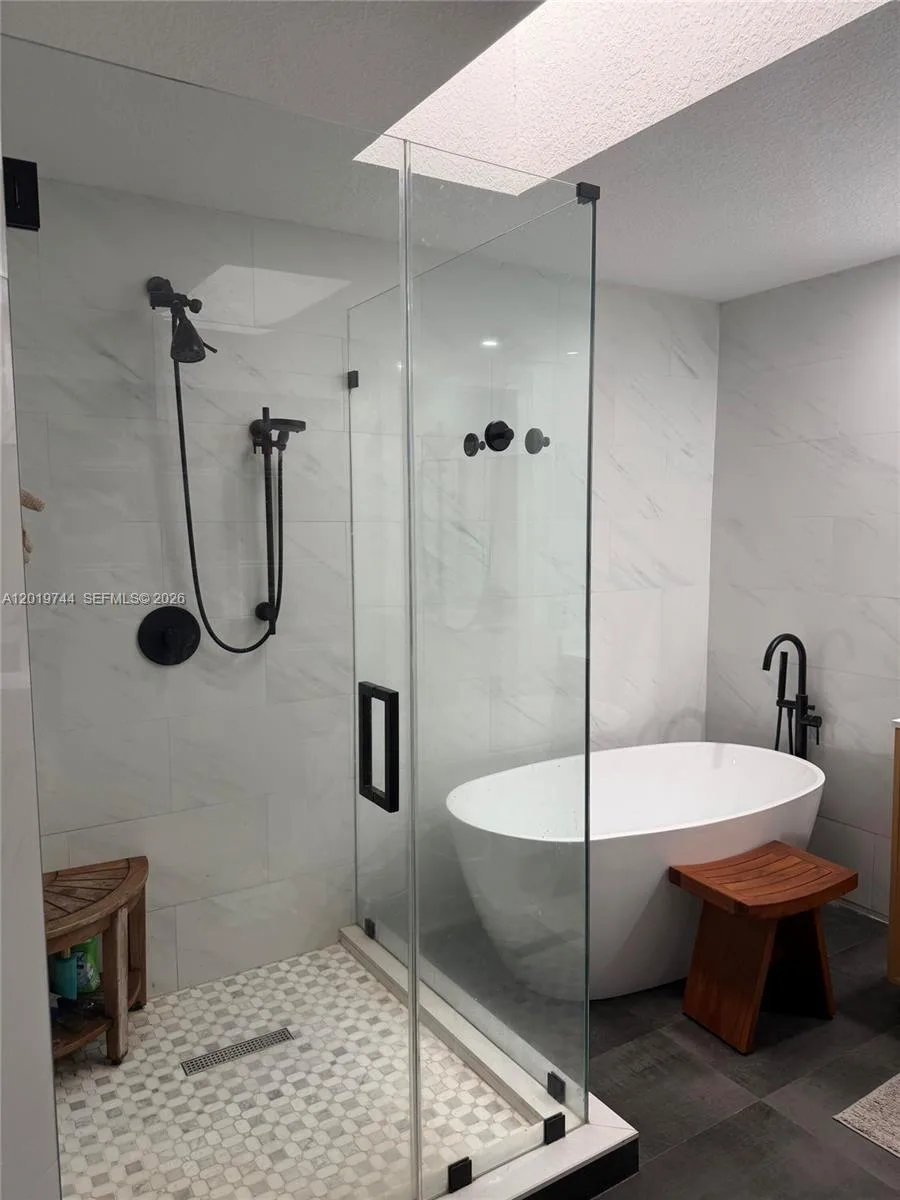 1481 NW 104th Ave, Plantation, FL 33322 photo 4