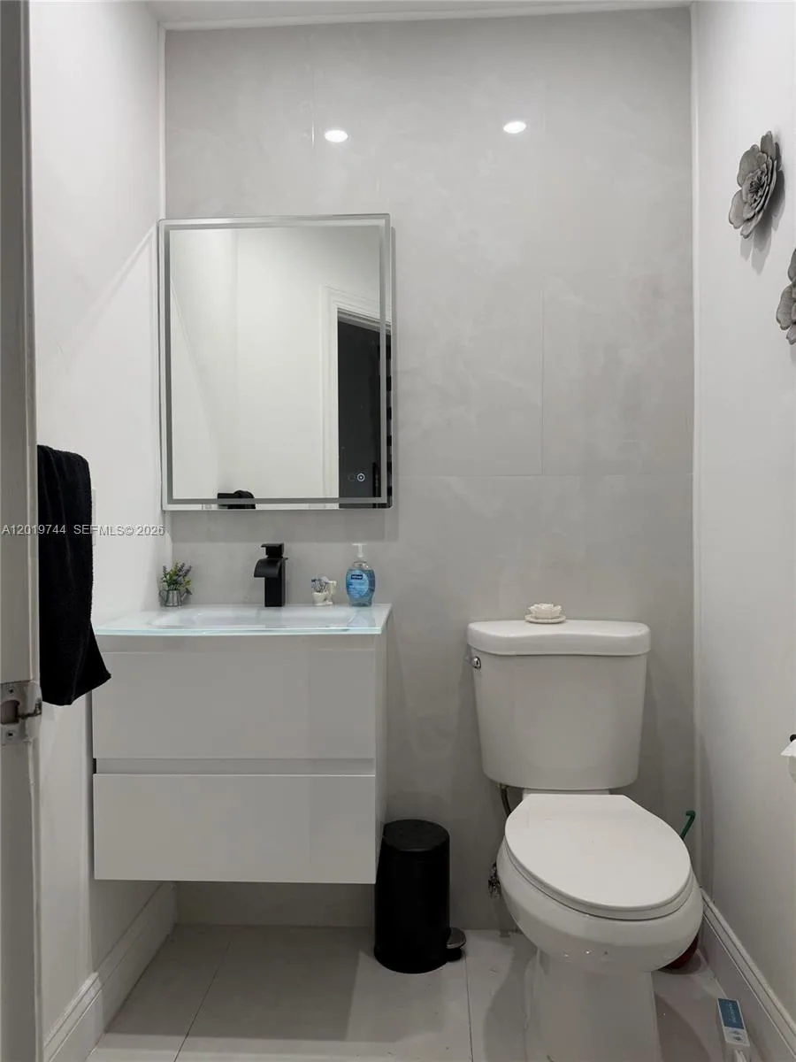 1481 NW 104th Ave, Plantation, FL 33322 photo 5