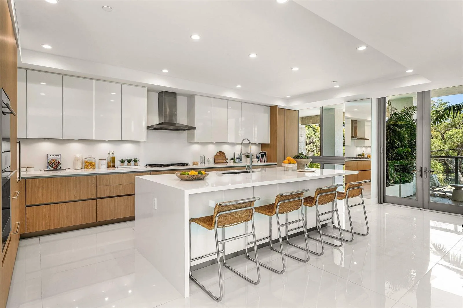 475 E Royal Palm Road # 206, Boca Raton, FL 33432