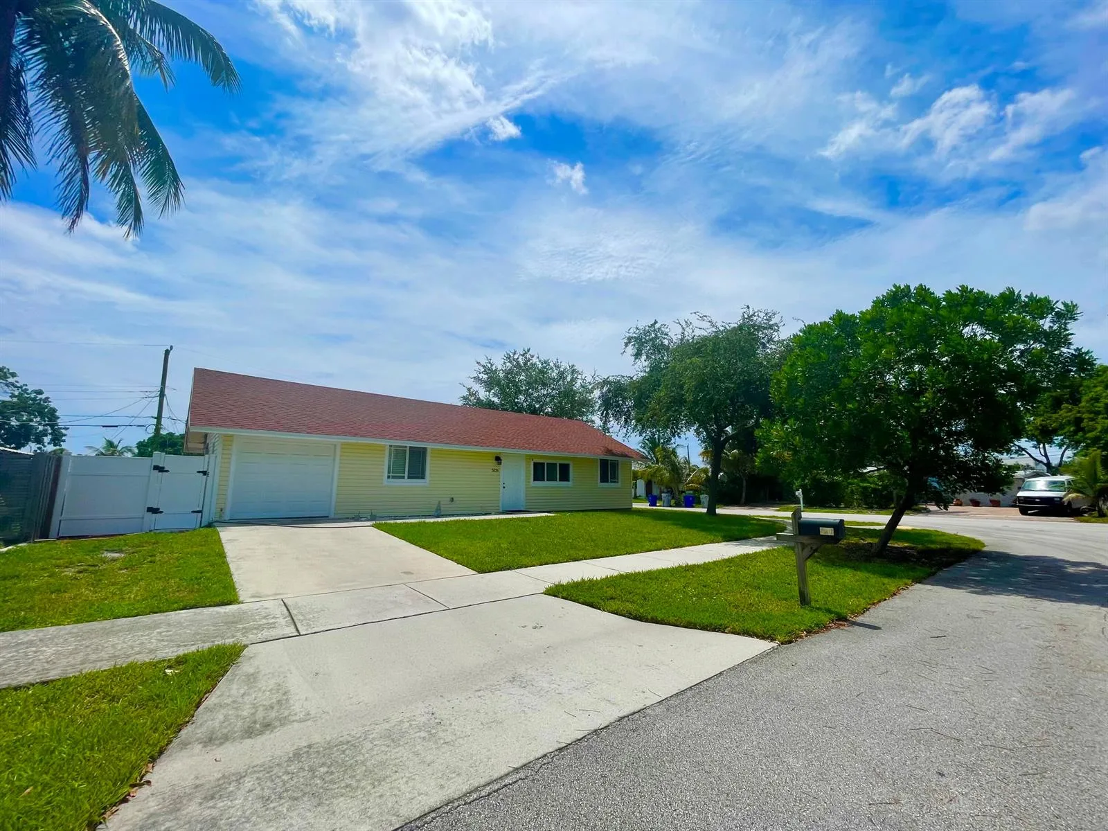 5216 NE 20TH Avenue, Pompano Beach, FL 33064 photo 2