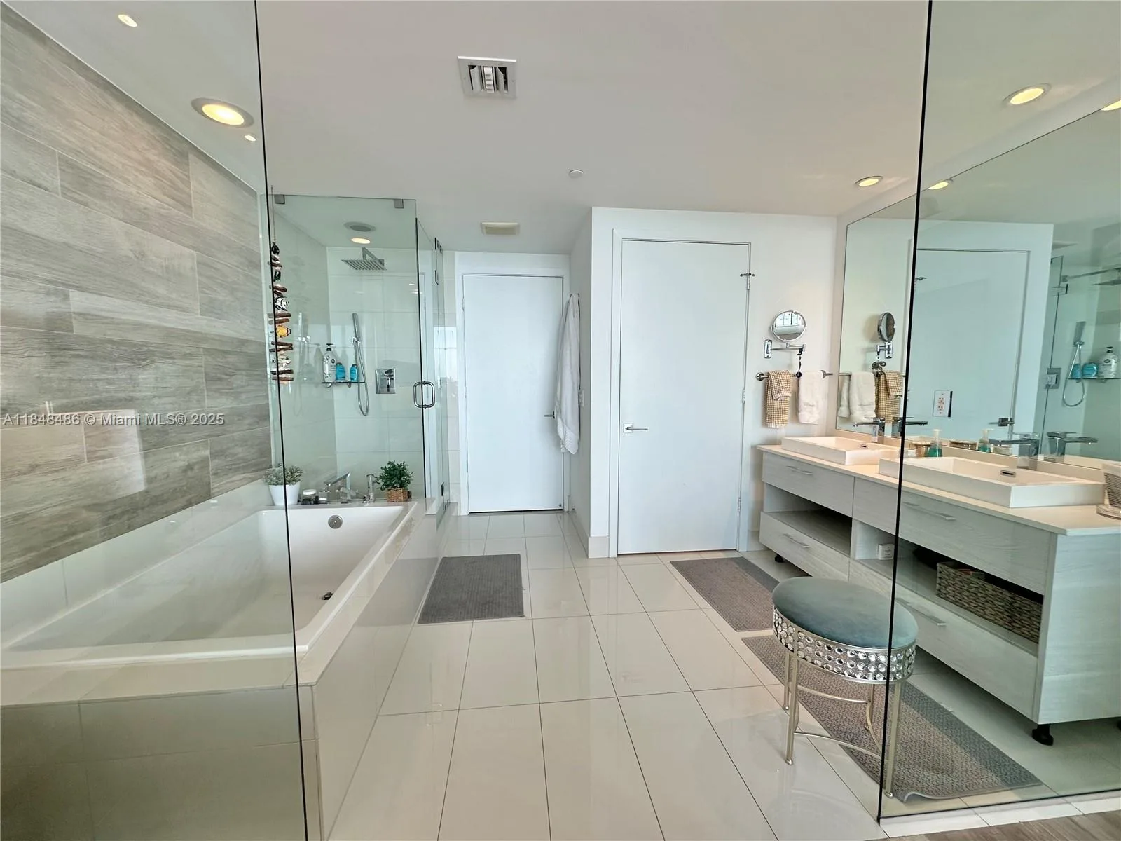 650 NE 32nd St # 1404, Miami, FL 33137 photo 12