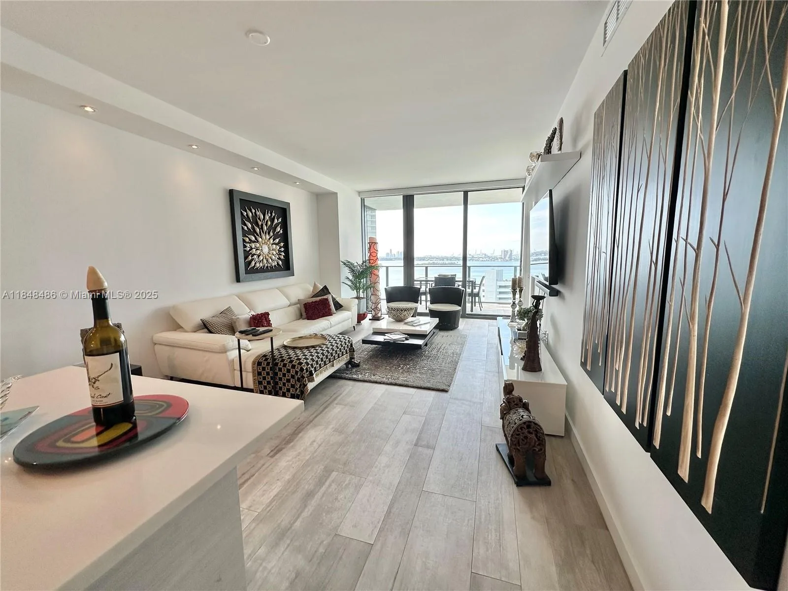650 NE 32nd St # 1404, Miami, FL 33137 photo 4