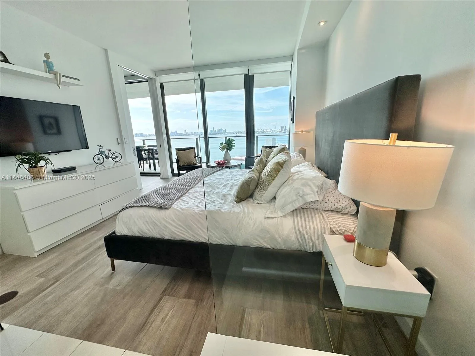 650 NE 32nd St # 1404, Miami, FL 33137 photo 9