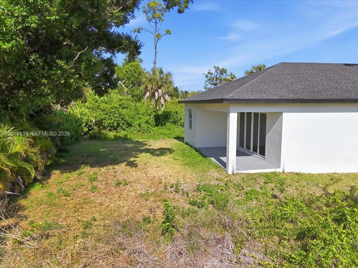 136 Lomas Rd, Other City - In The State Of Florida, FL 33947 photo 6