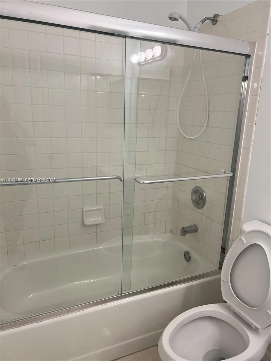 1017 Washington Cir # 1017-I, Homestead, FL 33034 photo 2