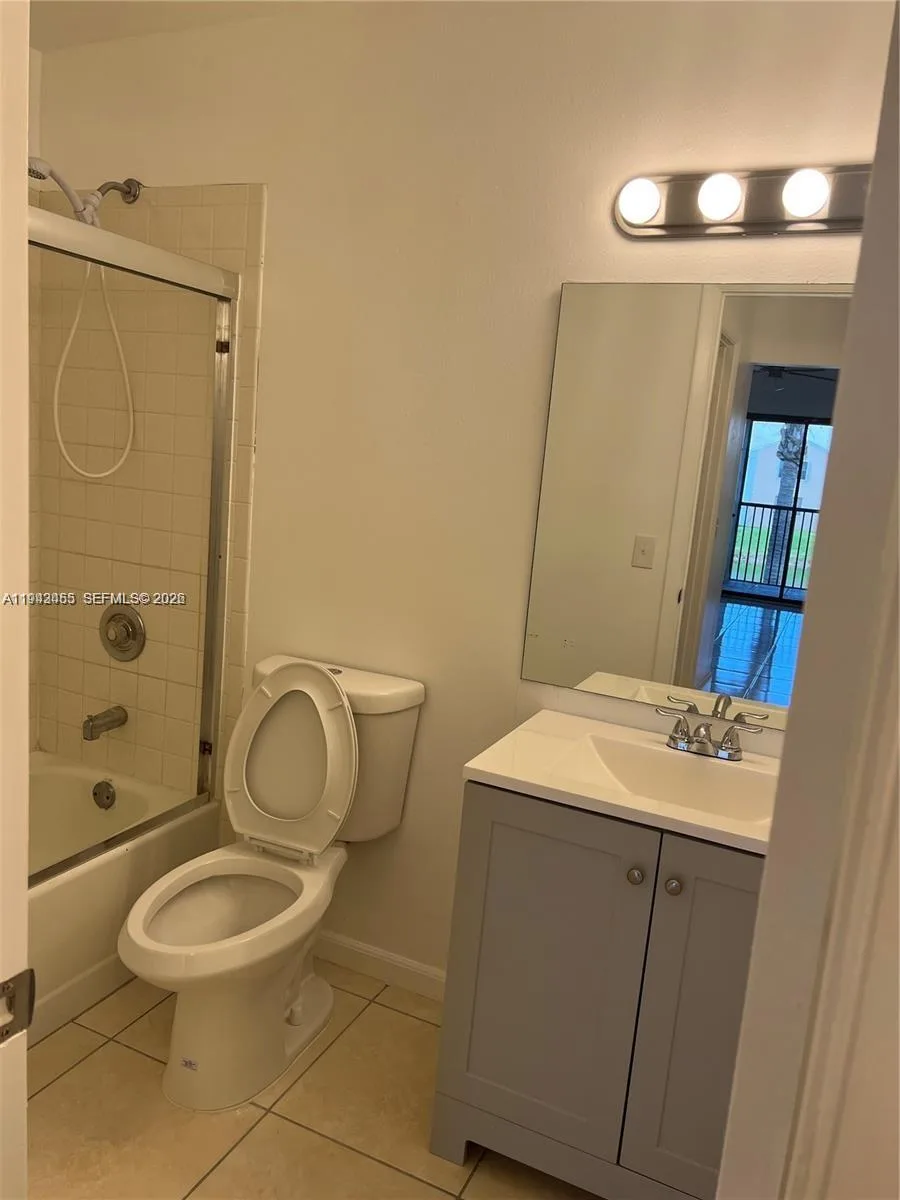 1017 Washington Cir # 1017-I, Homestead, FL 33034 photo 3