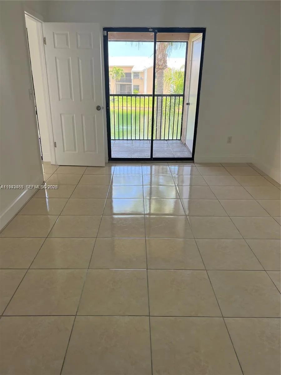 1017 Washington Cir # 1017-I, Homestead, FL 33034 photo 4