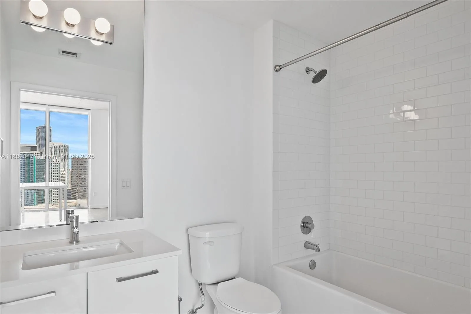 151 SE 1st St # 3511, Miami, FL 33131 photo 12