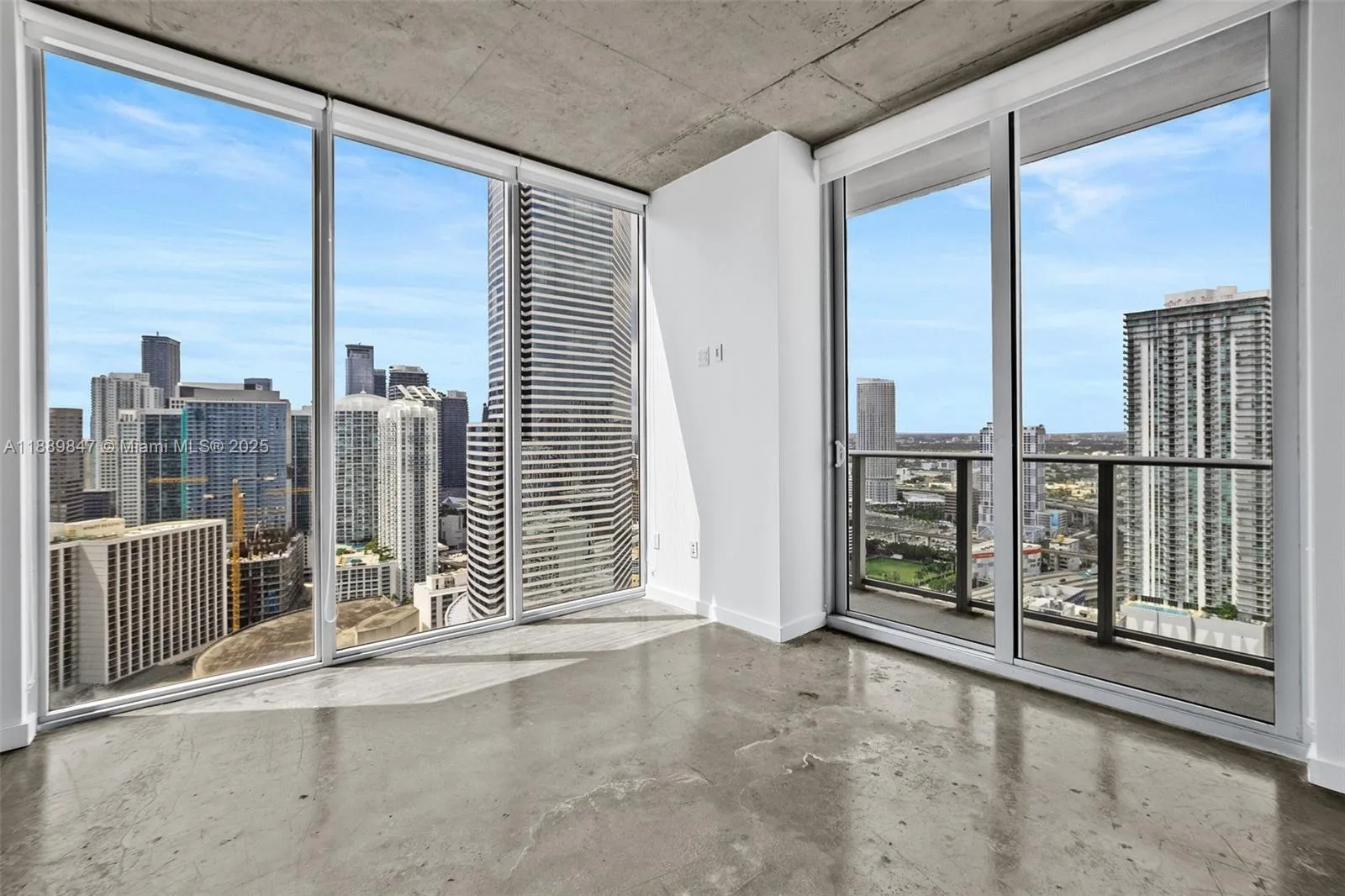 151 SE 1st St # 3511, Miami, FL 33131 photo 5