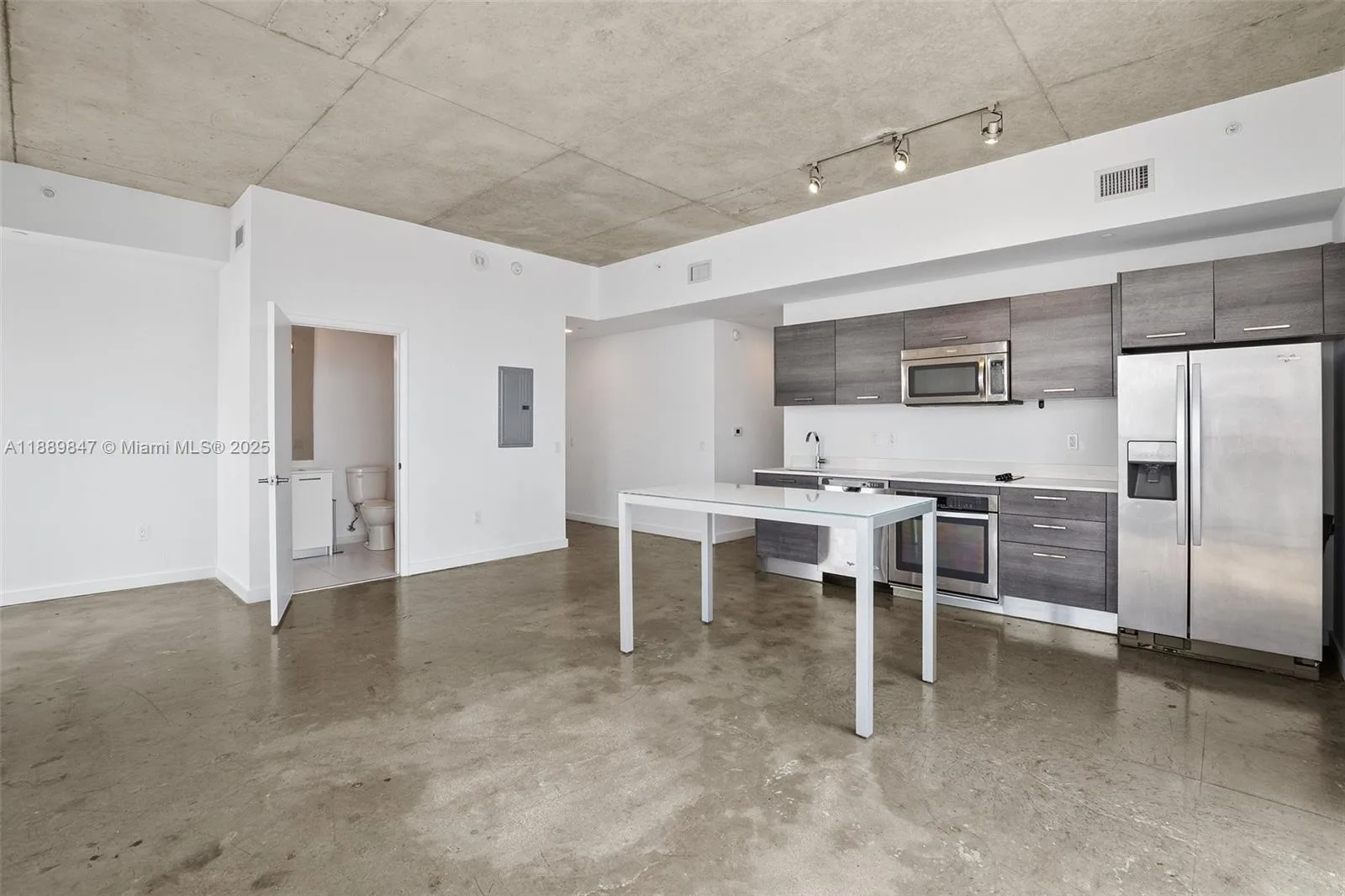 151 SE 1st St # 3511, Miami, FL 33131 photo 8