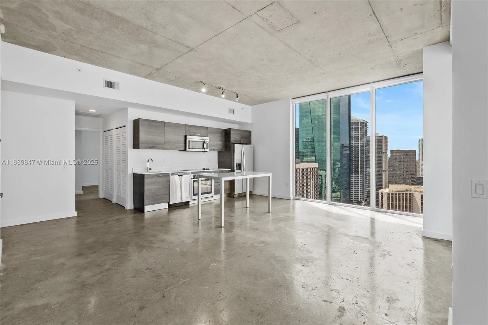 151 SE 1st St # 3511, Miami, FL 33131 photo 9