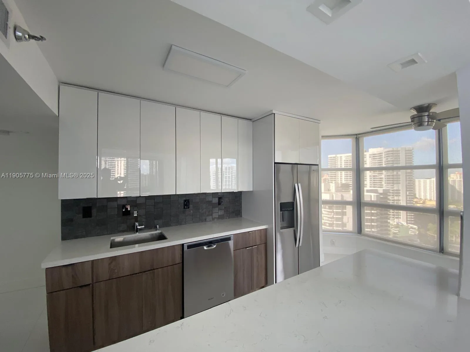 Mystic Pointe 200 – photo 14