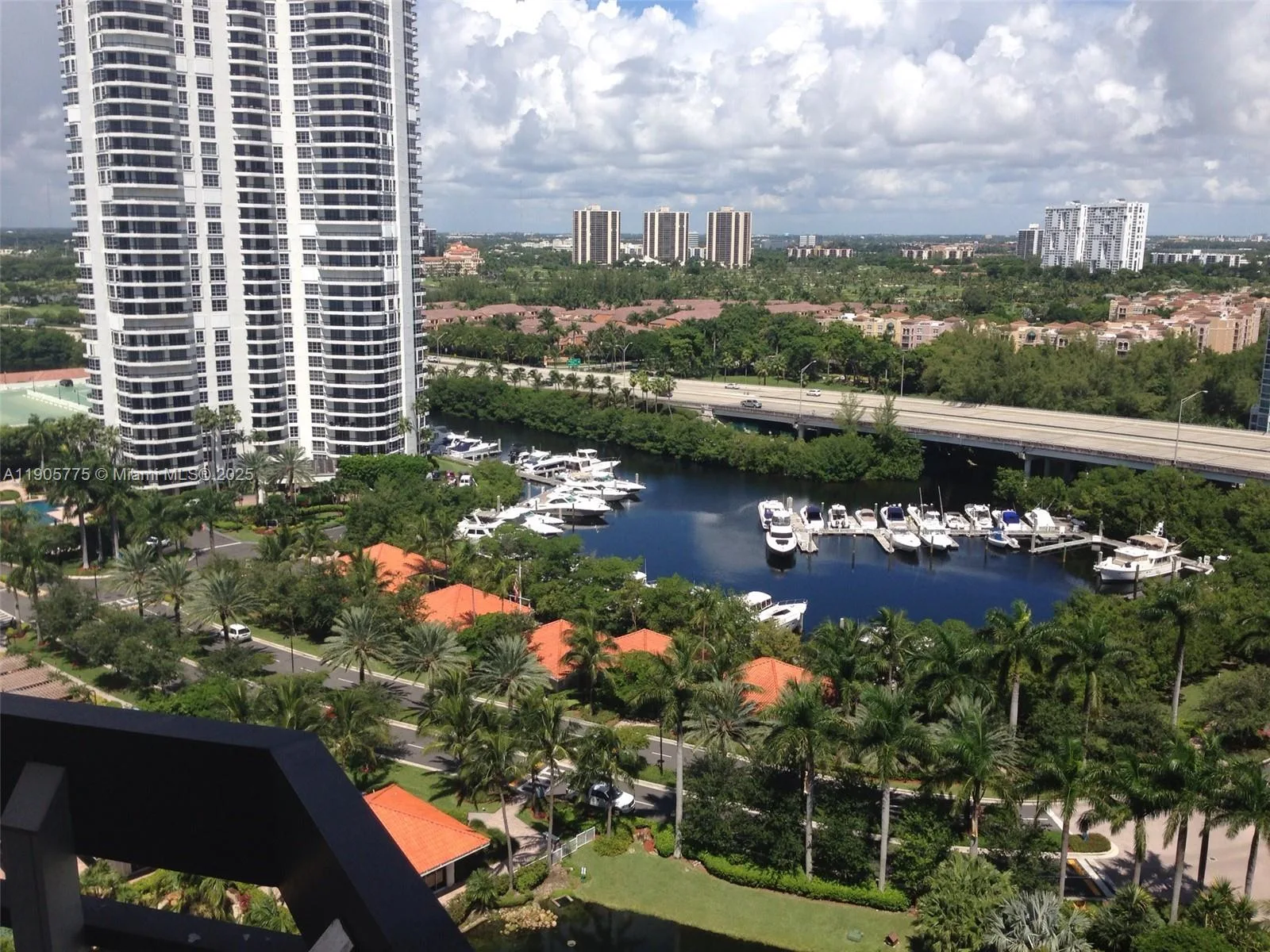 Mystic Pointe 200 – photo 15