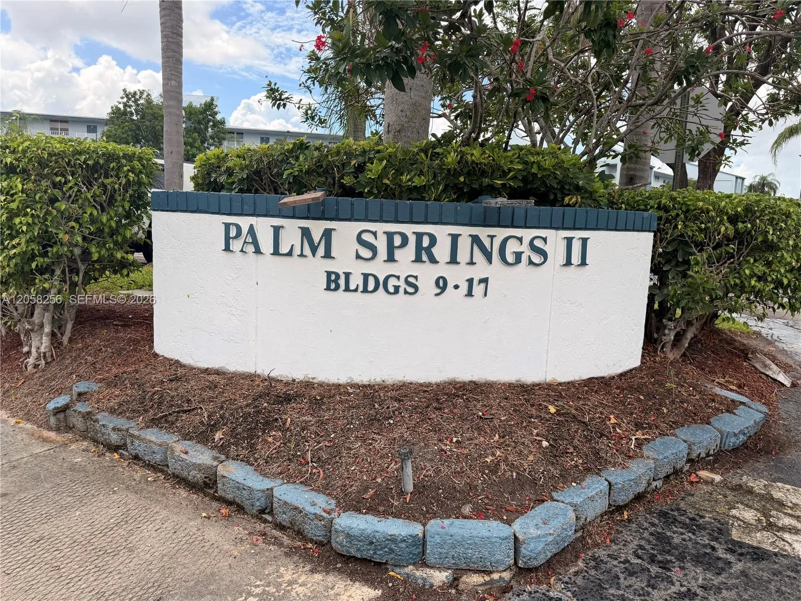 7620 NW 18th St # 403, Margate, FL 33063