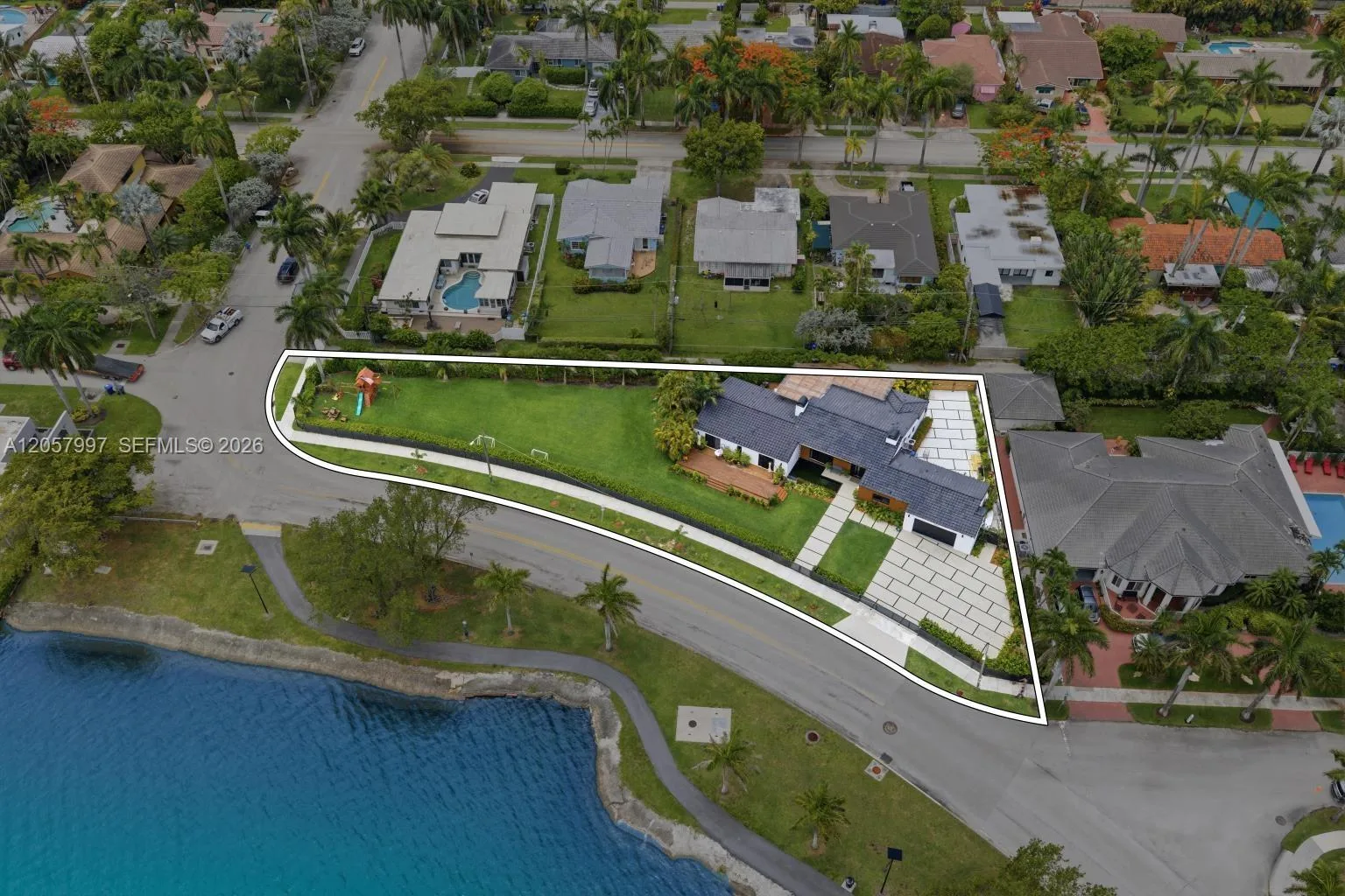 1204 S Northlake Dr, Hollywood, FL 33019