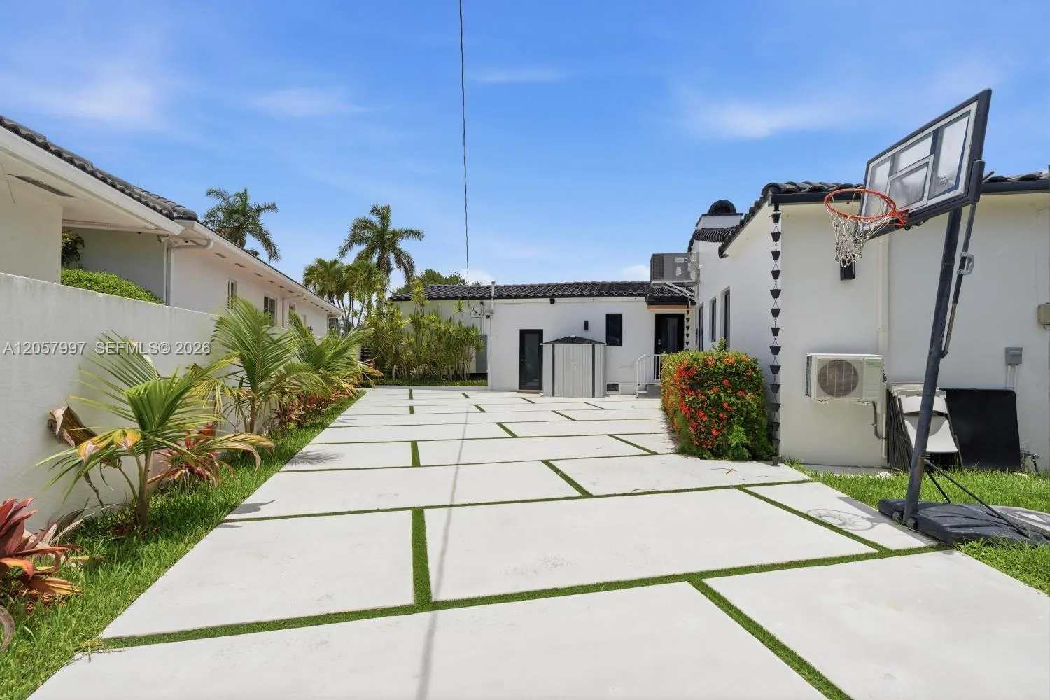 1204 S Northlake Dr, Hollywood, FL 33019 photo 11