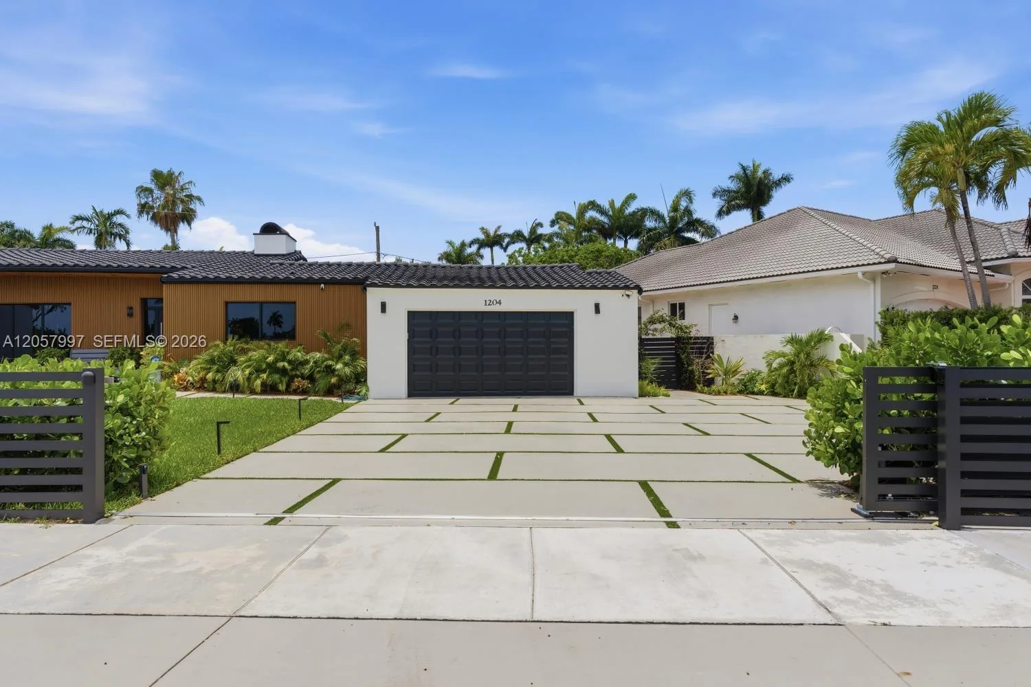 1204 S Northlake Dr, Hollywood, FL 33019 photo 3