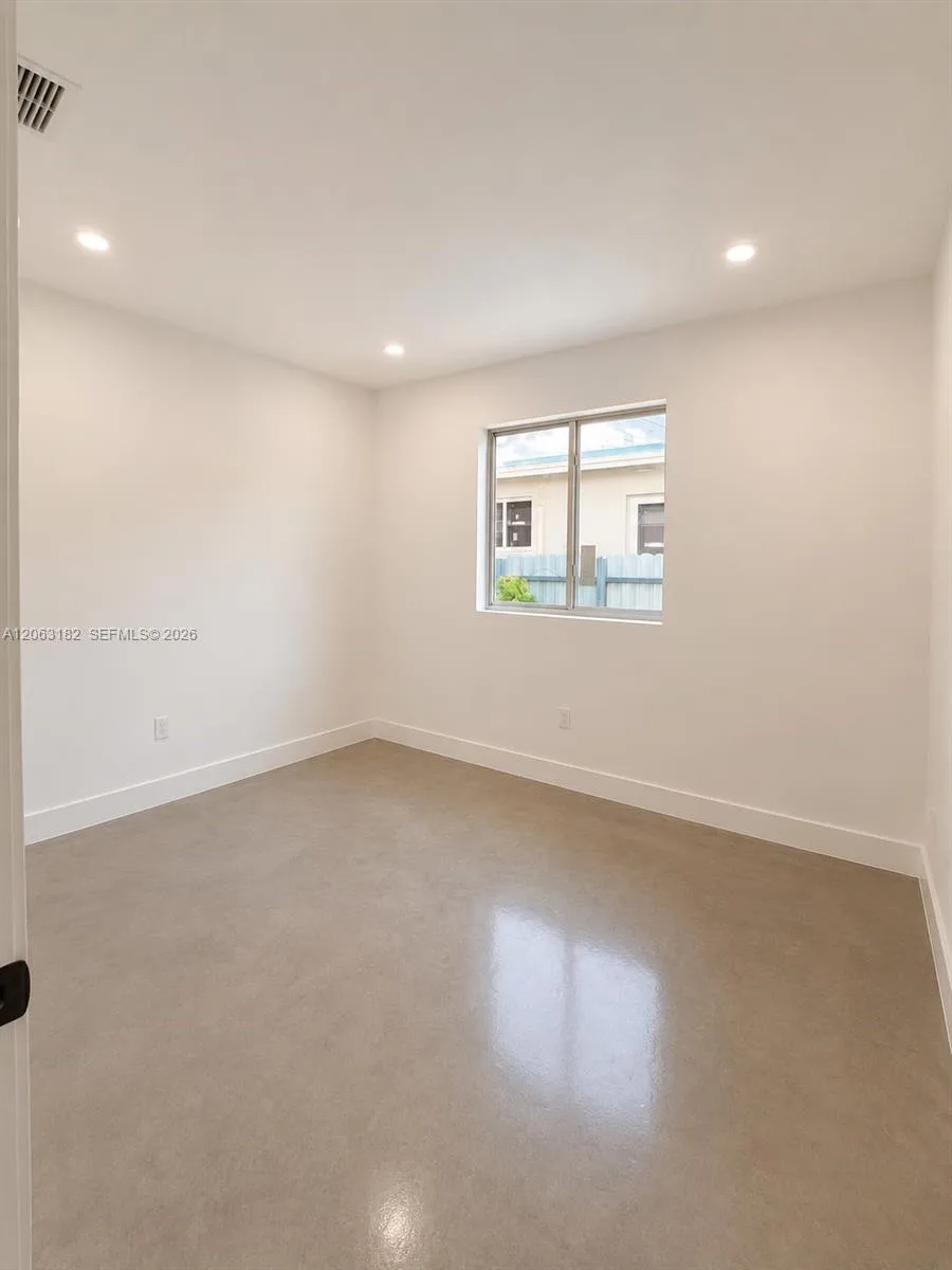 812 NW 67th St, Miami, FL 33150 photo 3