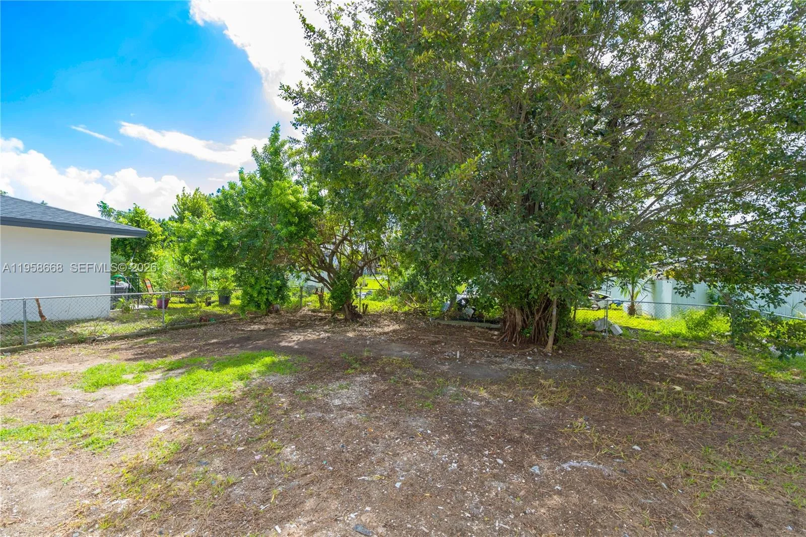 667 NW 14th St, Florida City, FL 33034 photo 2