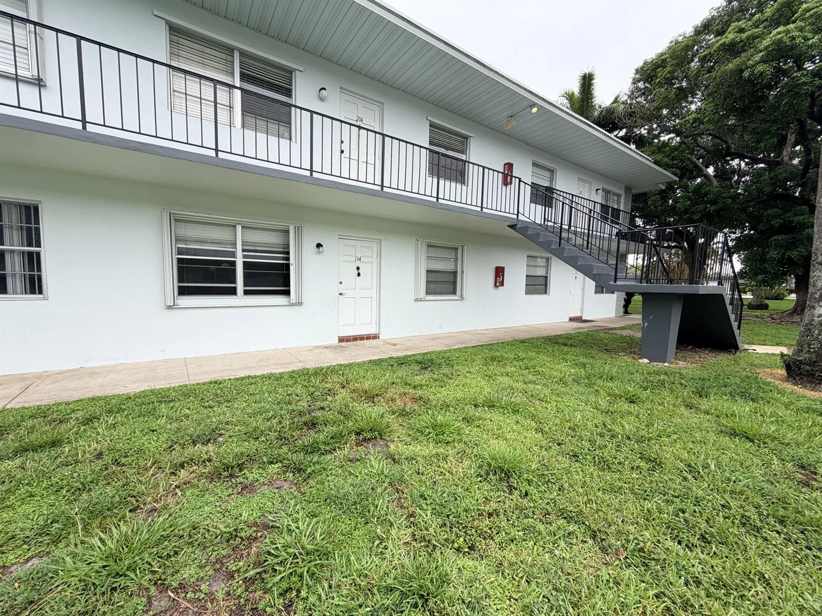 6191 SW 37th Street # Apt 114, Davie, FL 33314