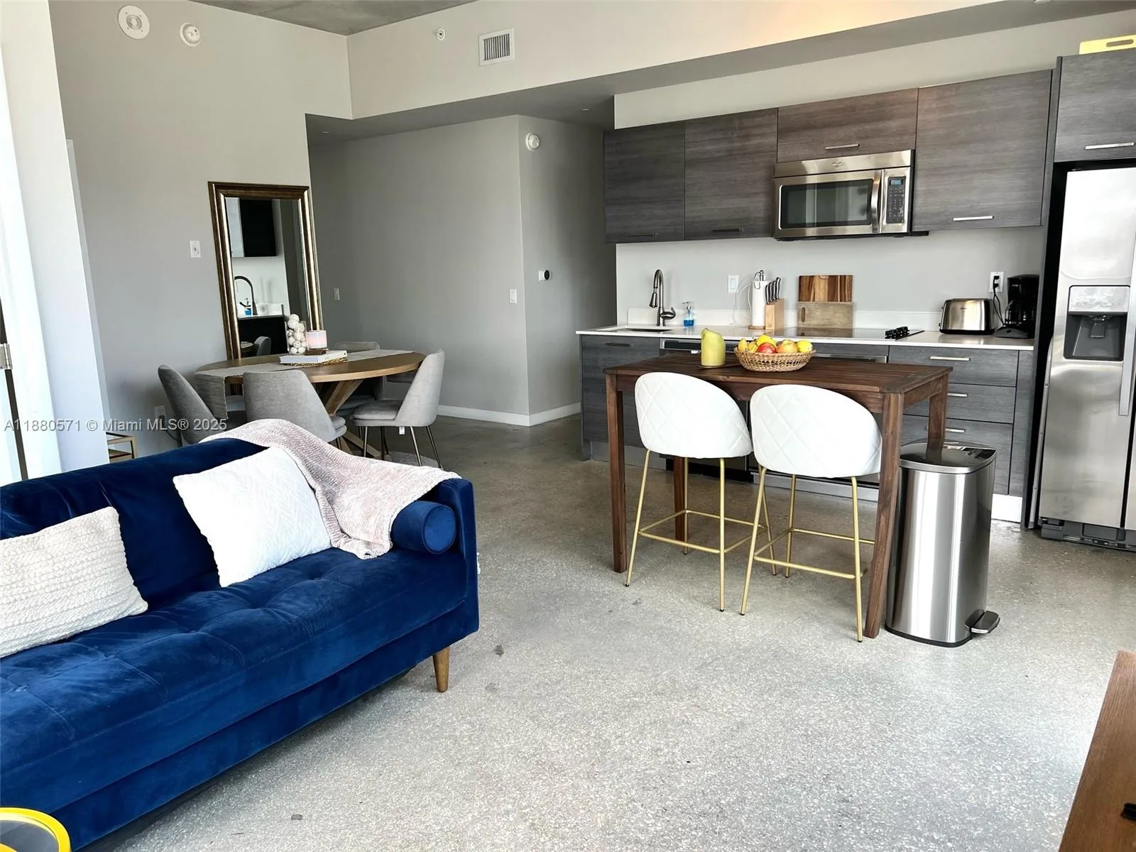 151 SE 1st St # 2711, Miami, FL 33131 photo 2