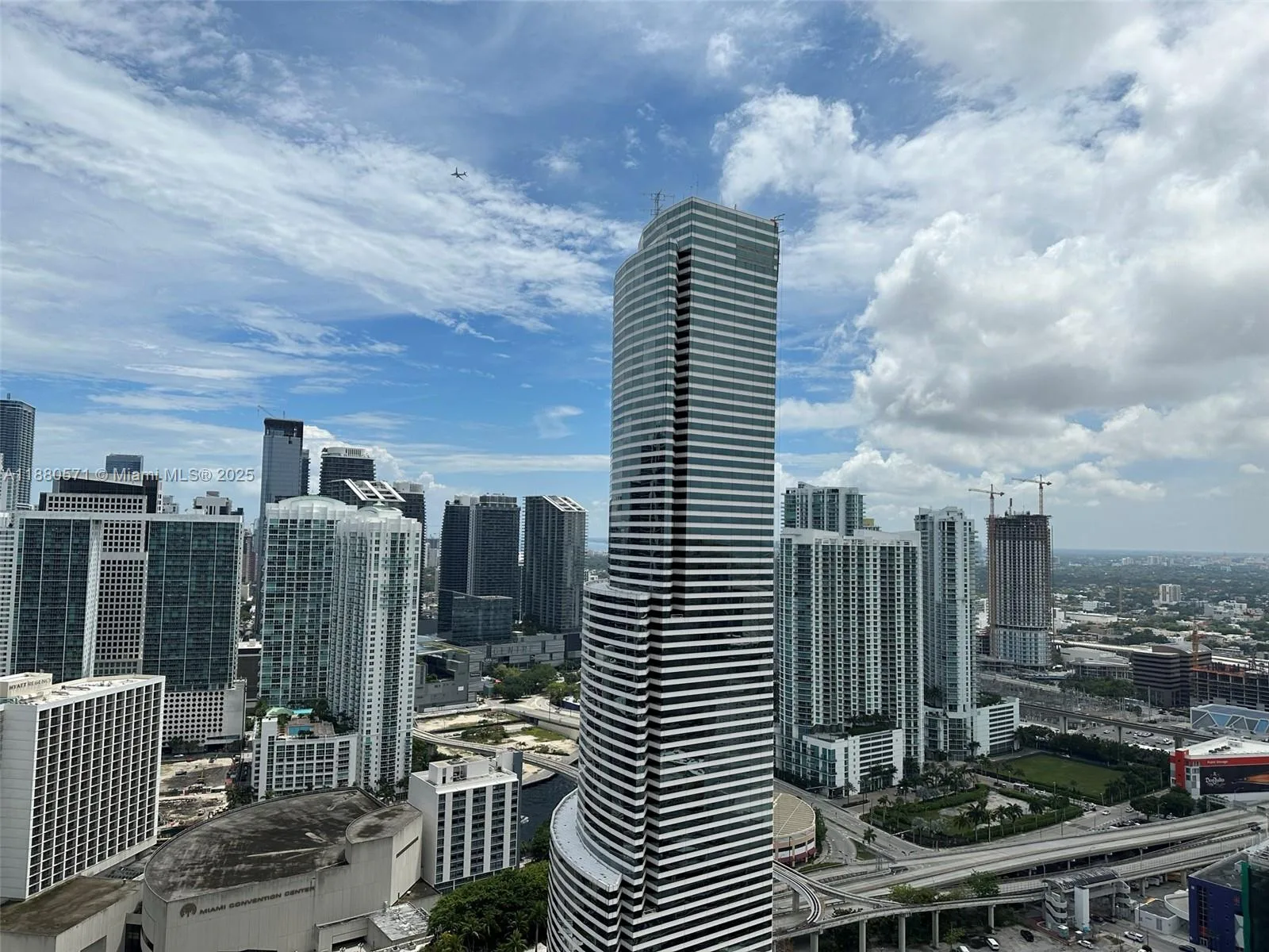 151 SE 1st St # 2711, Miami, FL 33131 photo 8