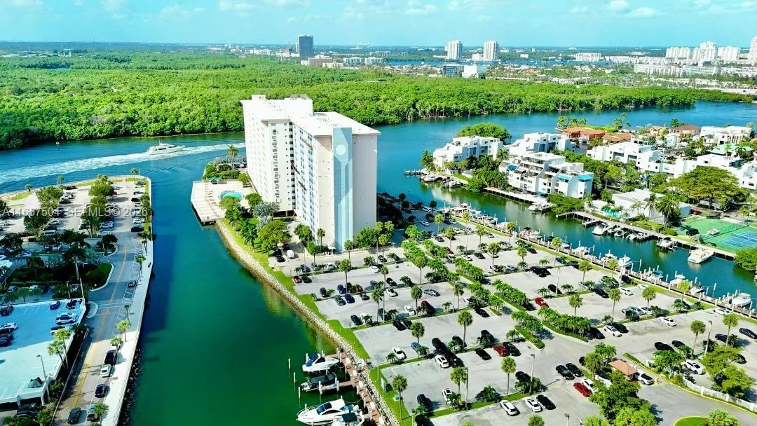 400 Kings Point Dr # 328, Sunny Isles Beach, FL 33160 photo 10