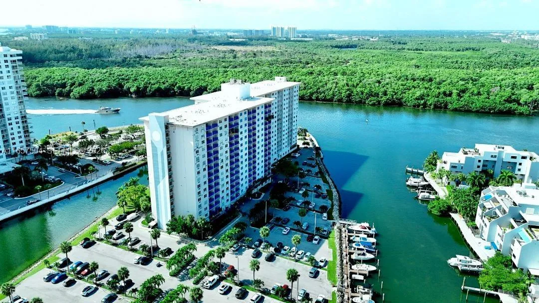 400 Kings Point Dr # 328, Sunny Isles Beach, FL 33160 photo 11