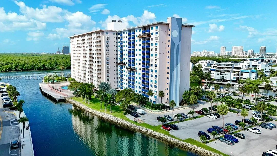 400 Kings Point Dr # 328, Sunny Isles Beach, FL 33160 photo 8