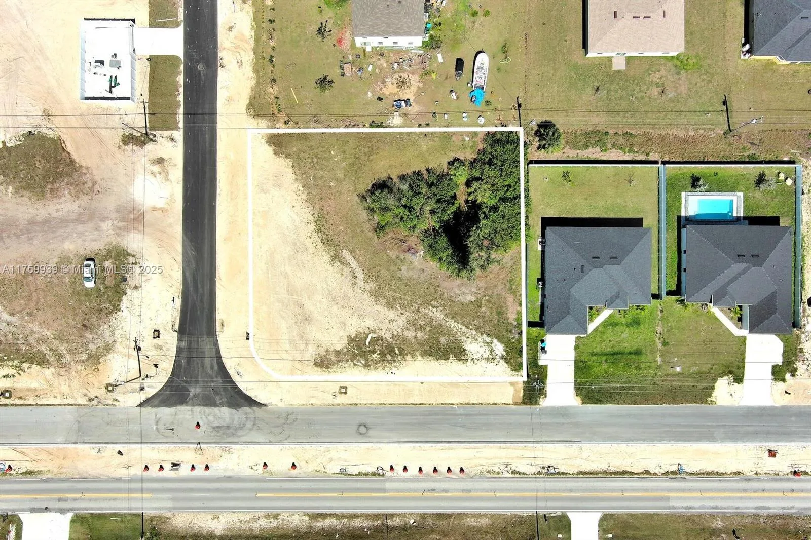 339 Diplomat Pkwy E, Cape Coral, FL 33909 photo 2