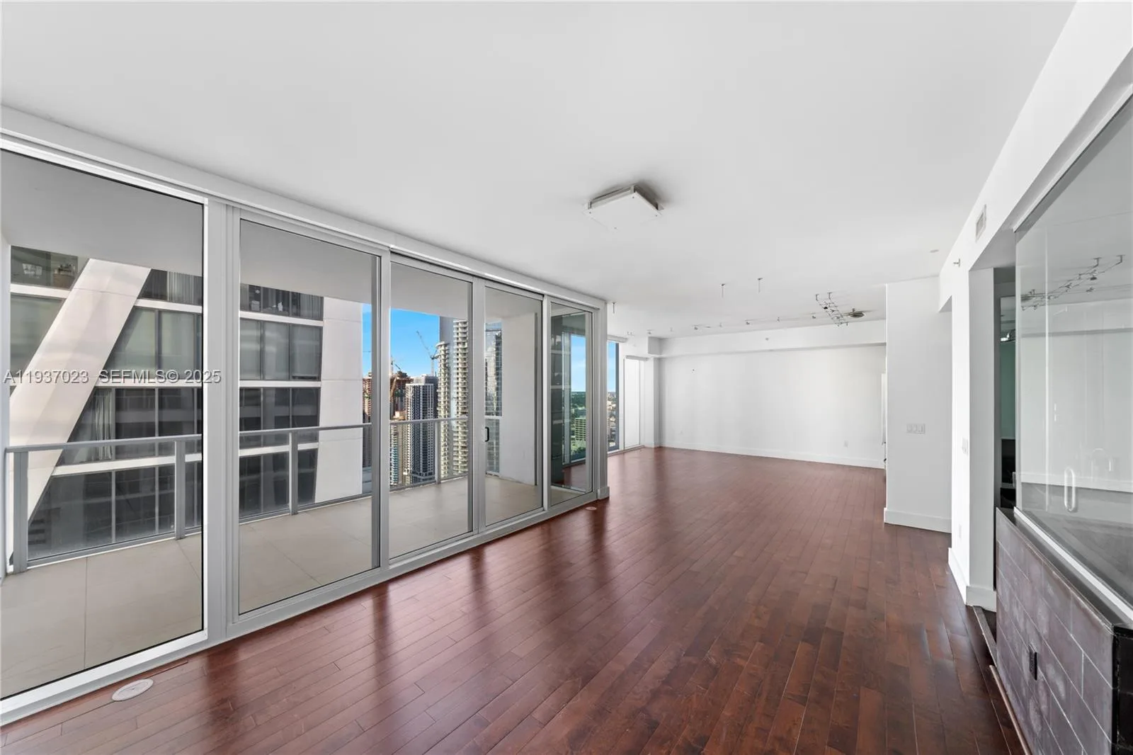 1040 Biscayne Blvd # 4108, Miami, FL 33132 photo 7