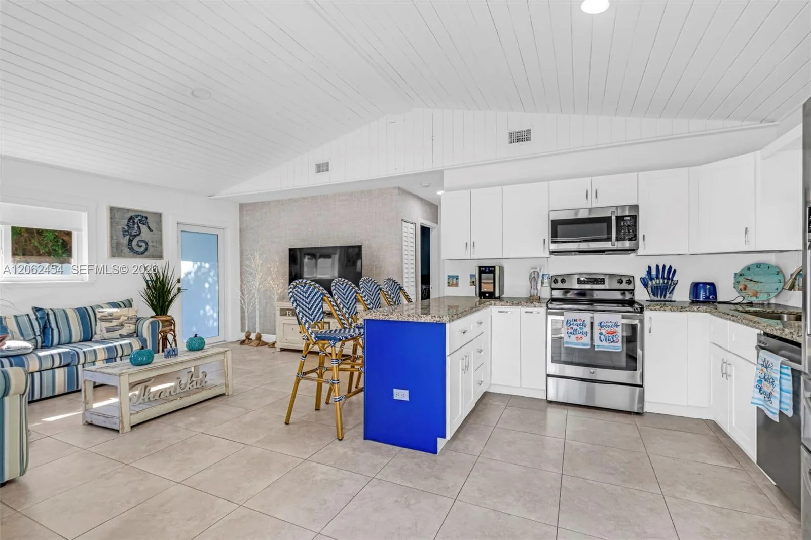 23 Susan St # 23, Key Largo, FL 33037 photo 2