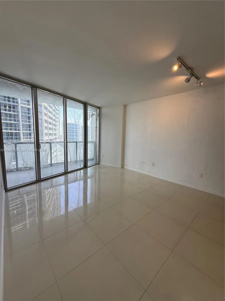 495 Brickell Ave # 3106, Miami, FL 33131 photo 12