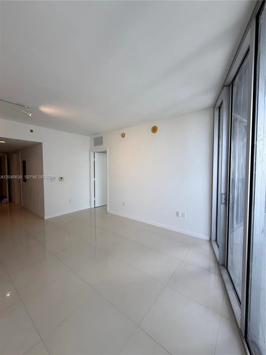 495 Brickell Ave # 3106, Miami, FL 33131 photo 13