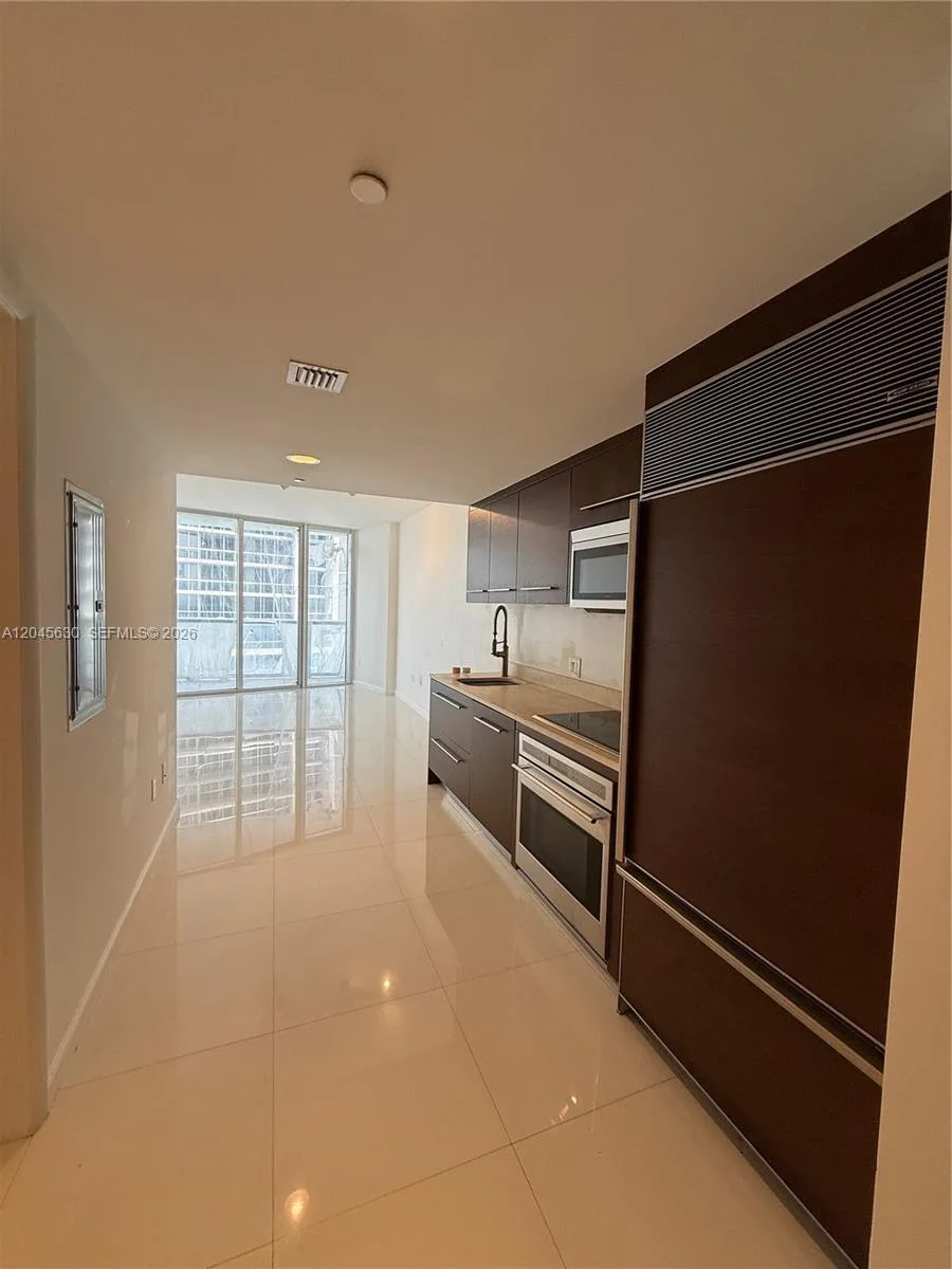 495 Brickell Ave # 3106, Miami, FL 33131 photo 4